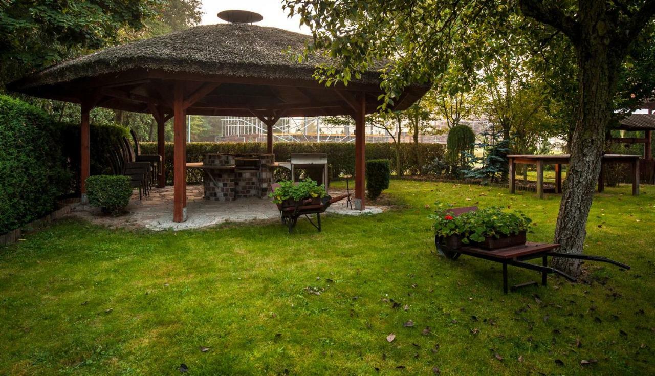Hotel Akademia Kuraszkow Kuraszkow  Esterno foto